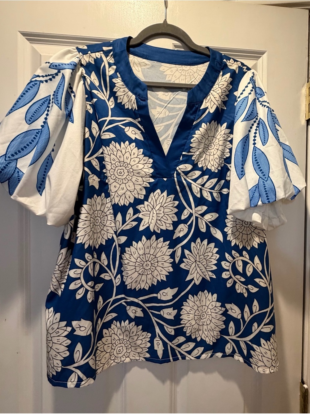 Blue and White Floral V-Neck Puff Sleeve Blouse
